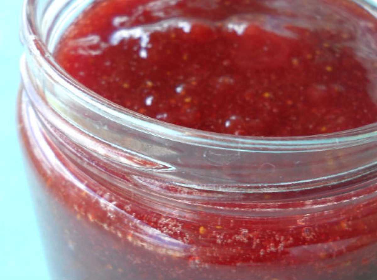 Μία υπέροχη μαρμελάδα με φράουλα και μήλο