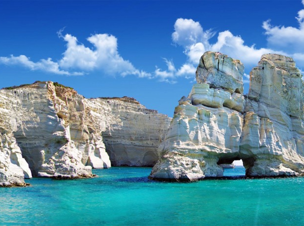 Η Μήλος από ψηλά