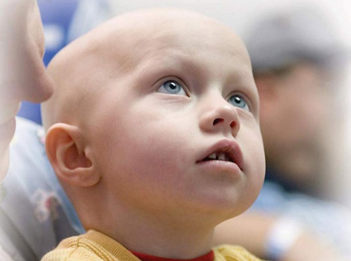 Έλληνας παιδογκολόγος στο πλευρό των άπορων και ανασφάλιστων καρκινοπαθών παιδιών