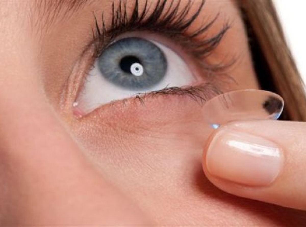 Οι φακοί επαφής αυξάνουν την ευαισθησία των ματιών