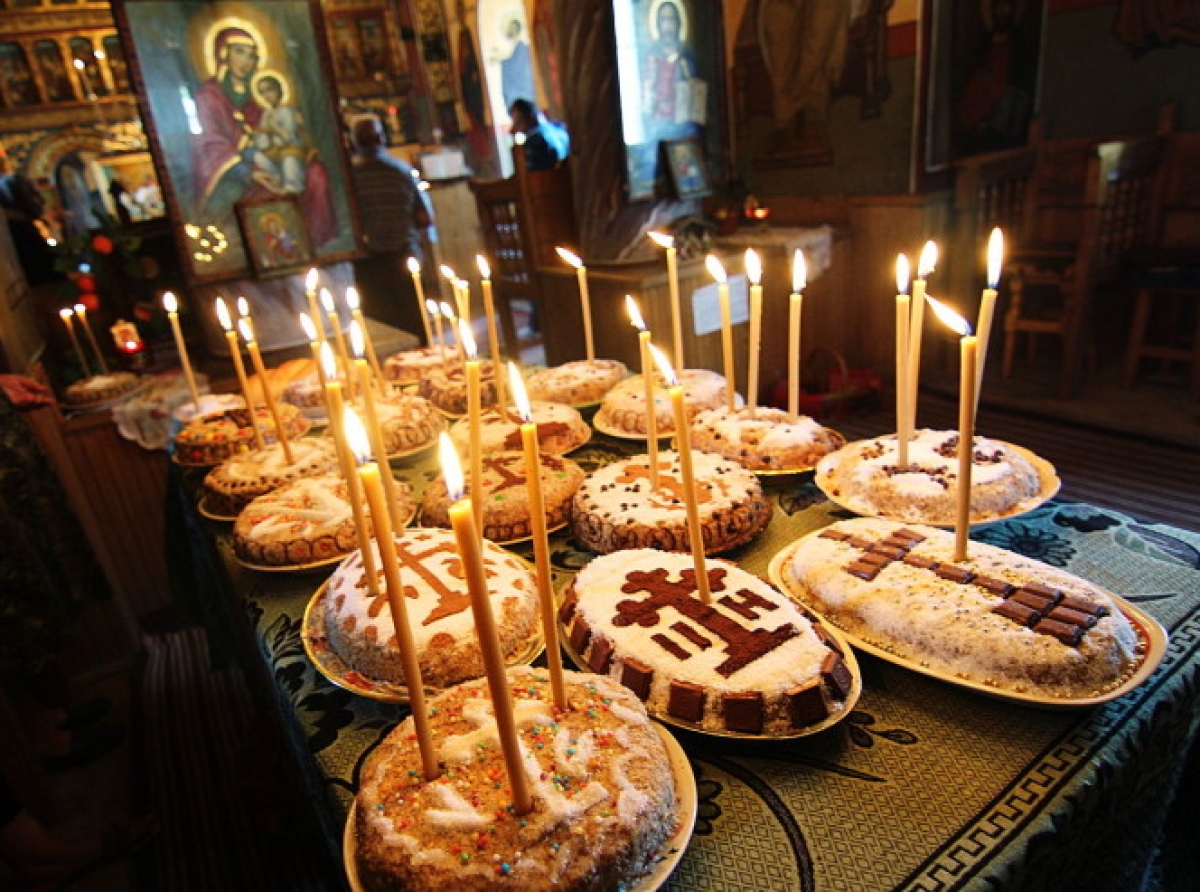 Ψυχοσάββατο: Πότε προσφέρουμε πρόσφορο και πότε κόλλυβα σαν μνημόσυνο;