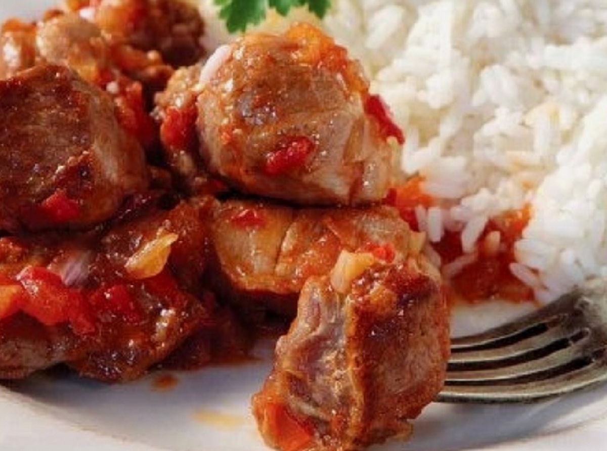 Αρνί στην κατσαρόλα με μπαχαρικά