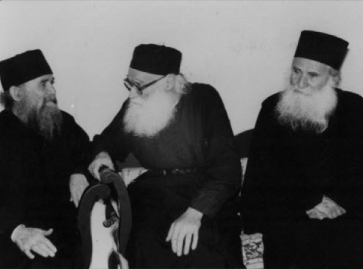 Γέροντας Εφραίμ Κατουνακιώτης: Πως να βλέπεις τους άλλους