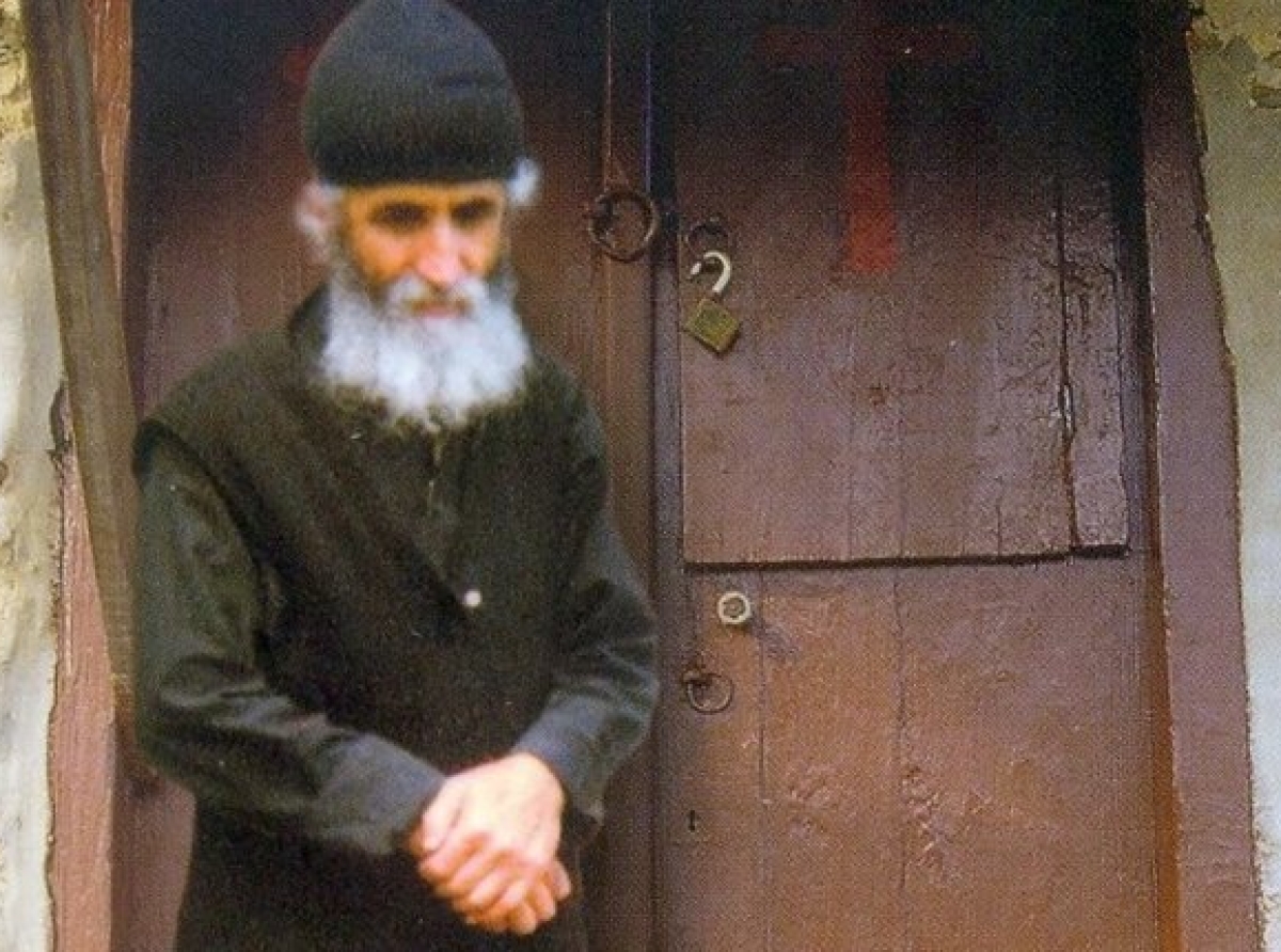 Γέροντα, όταν ανάβουμε ένα κεράκι, λέμε ότι είναι γι’ αυτόν τον σκοπό;