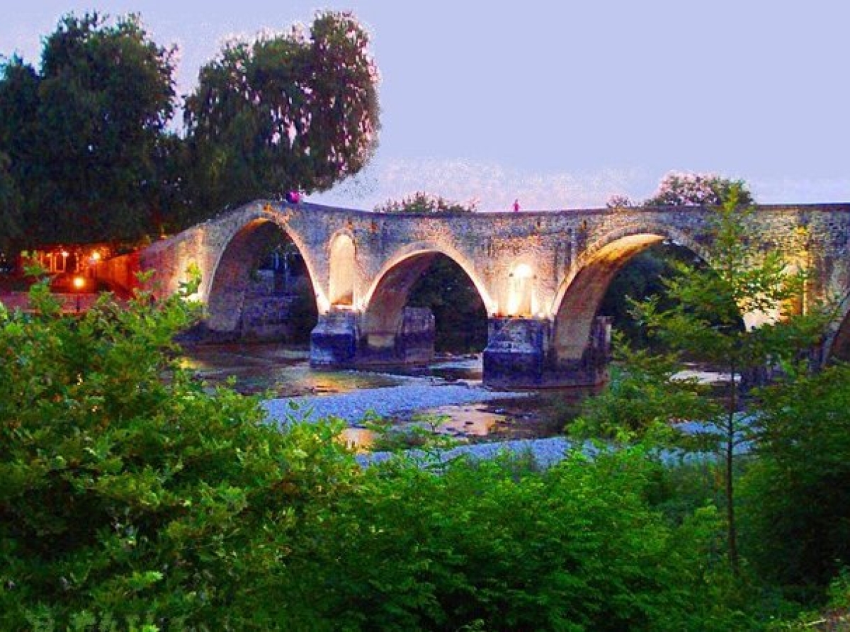 Tο χιλιοτραγουδισμένο Γεφύρι της Άρτας