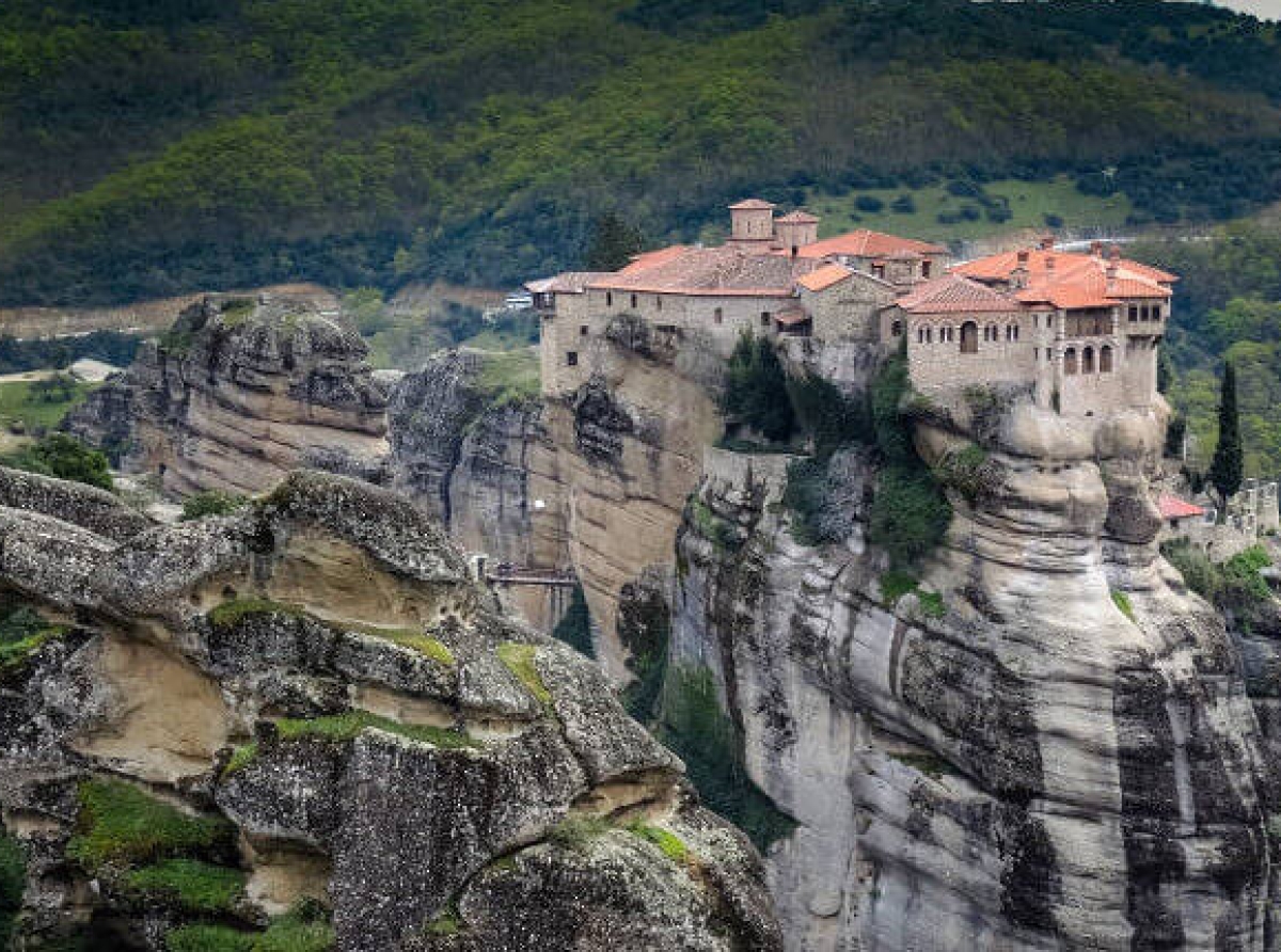  Μετέωρα | Η μοναδική «Ιερή γη» της Ελλάδος